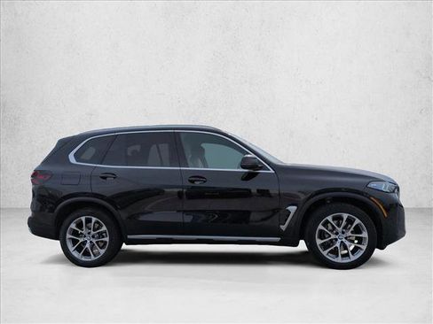 Used 2025 BMW X5 xDrive40i image 4