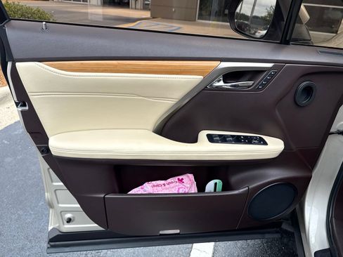 Used 2019 Lexus RX 350L FWD w/ Premium Package image 10