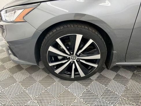 Used 2021 Nissan Altima 2.5 SR w/ SR Premium Package FWD image 12