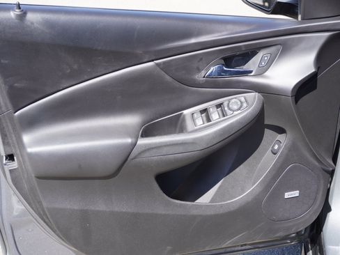 Used 2018 Chevrolet Volt Premier w/ Driver Confidence Package FWD image 17