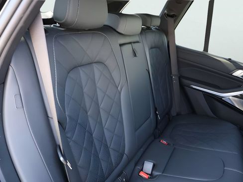 Used 2025 BMW X5 M60i AWD/4WD image 14