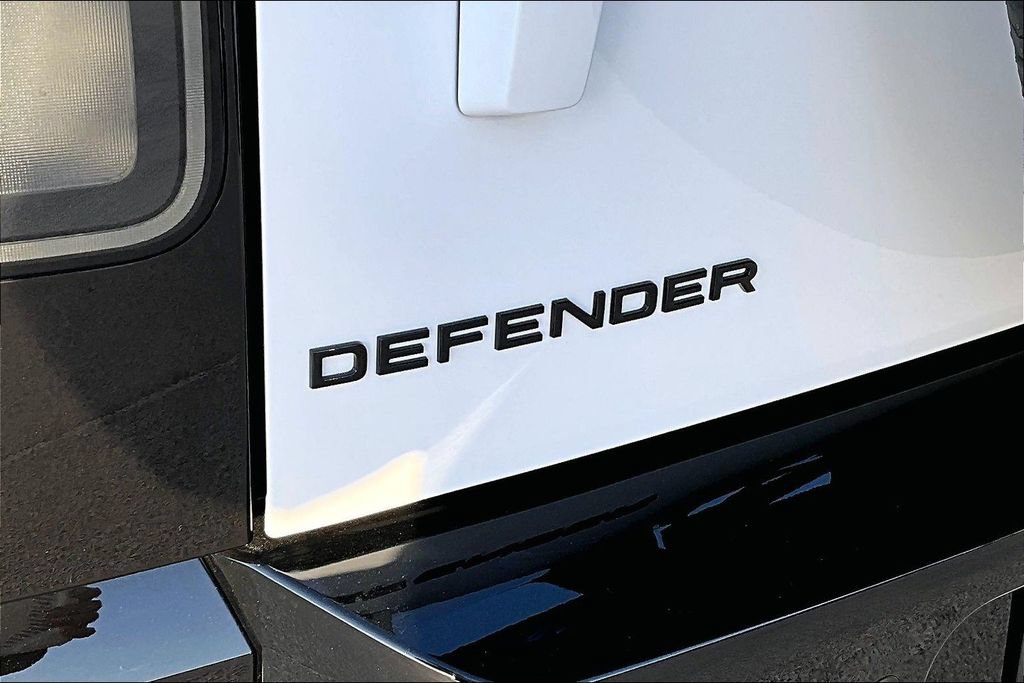 New 2026 Land Rover Defender 110 S AWD/4WD image 9