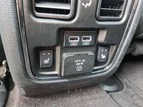 Used 2018 Jeep Grand Cherokee Limited w/ Luxury Group II image 10