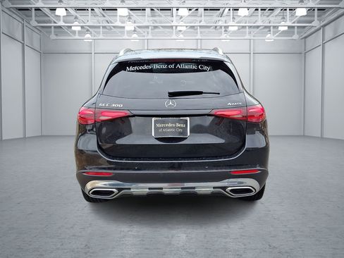 Used 2026 Mercedes-Benz GLC 300 4MATIC Coupe image 5