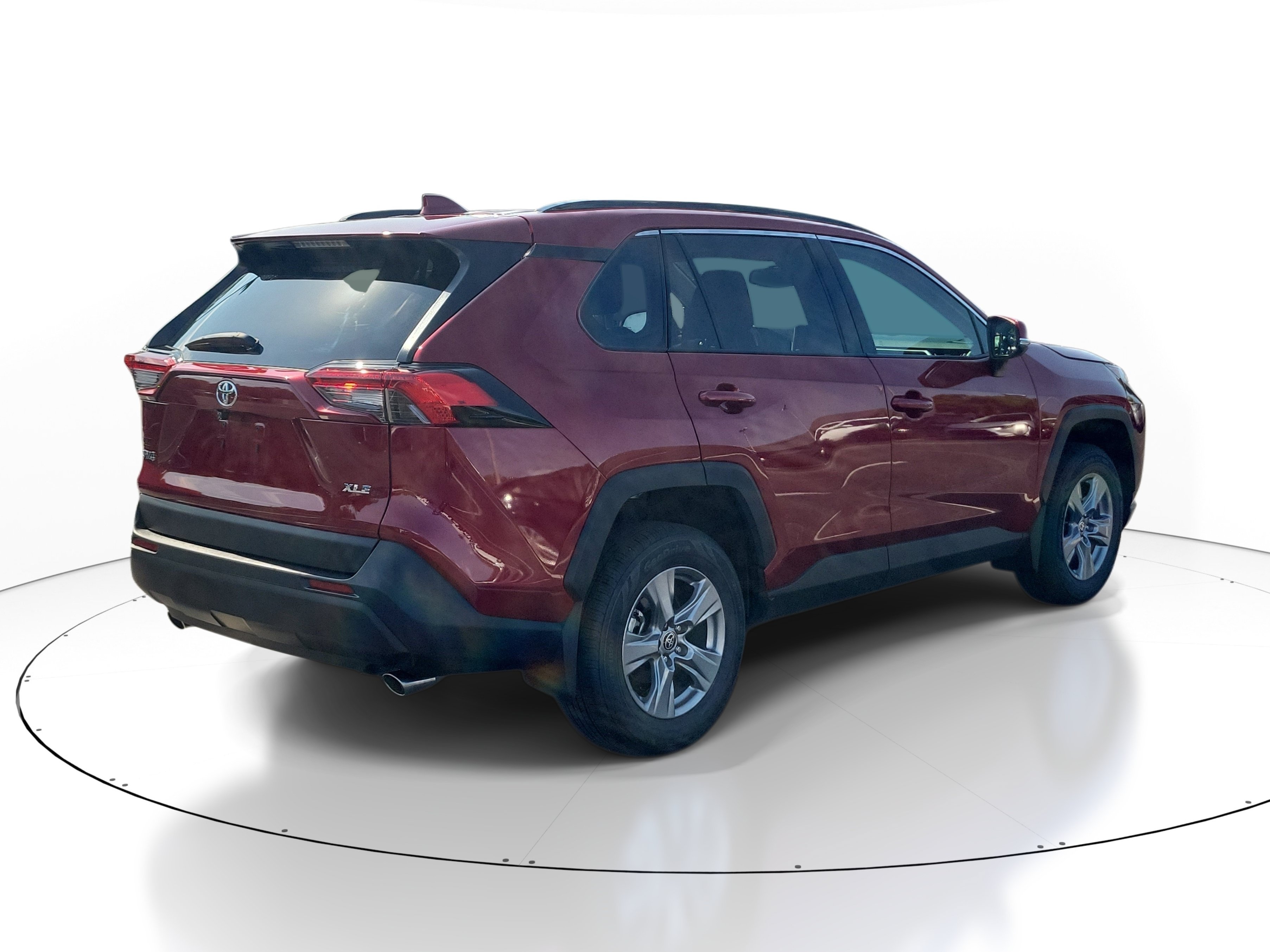 Used 2024 Toyota RAV4 XLE w/ Convenience Package FWD image 6