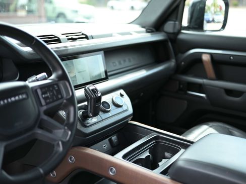 Used 2021 Land Rover Defender 90 X image 8