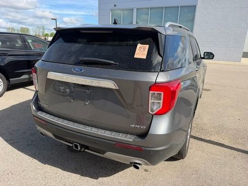 Used 2024 Ford Explorer Limited w/ Limited Technology Package AWD/4WD image 12