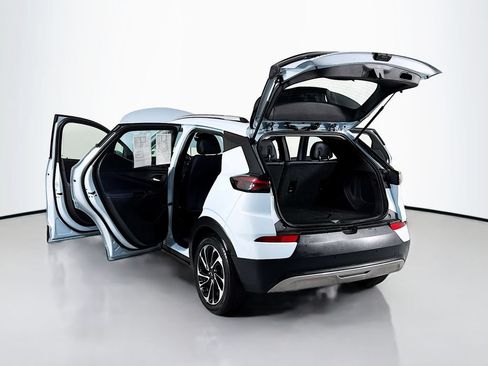 Used 2023 Chevrolet Bolt EUV Premier w/ Sun & Sound Package FWD image 23