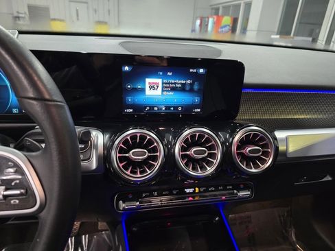 Used 2021 Mercedes-Benz GLB 250 image 21