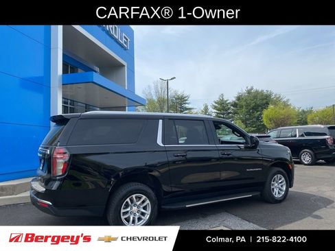 Used 2024 Chevrolet Suburban LT image 3