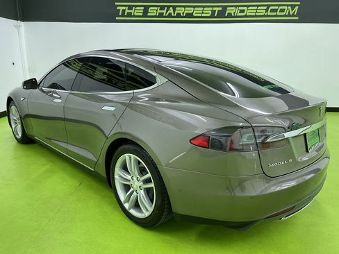 Used 2015 Tesla Model S 85D image 7