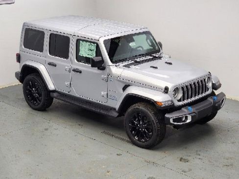 New 2024 Jeep Wrangler Unlimited Sahara AWD/4WD image 10