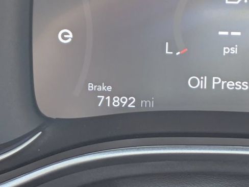 Used 2024 Chrysler Pacifica Limited FWD image 32