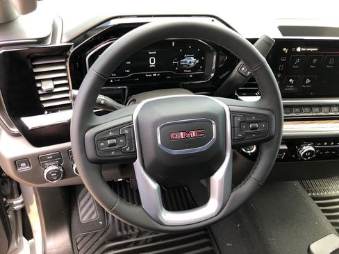 New 2025 GMC Sierra 1500 Elevation image 16