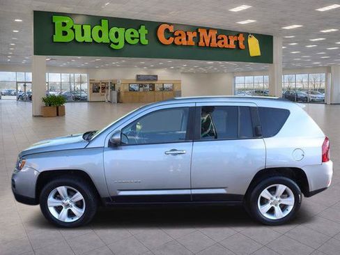 Used 2014 Jeep Compass Latitude FWD image 4