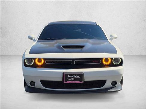 Used 2022 Dodge Challenger R/T RWD image 2