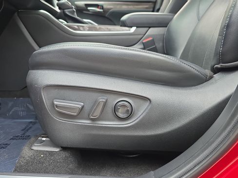 Used 2023 Toyota Highlander Limited image 26