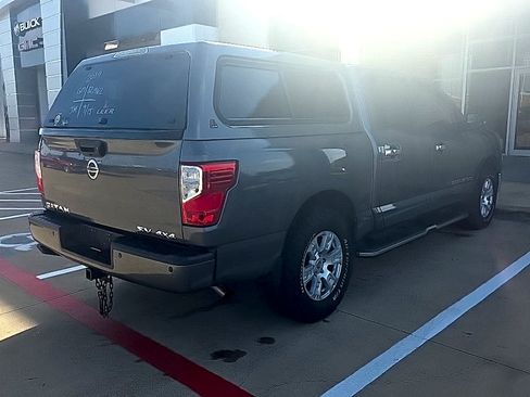 Used 2019 Nissan Titan SV w/ SV Convenience Package AWD/4WD image 7
