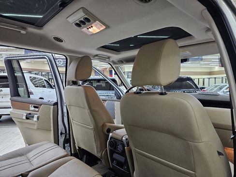 Used 2016 Land Rover LR4 HSE image 25