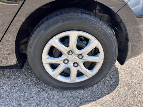 Used 2014 Hyundai Accent GS image 28