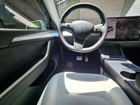 Used 2023 Tesla Model Y Performance AWD/4WD image 5