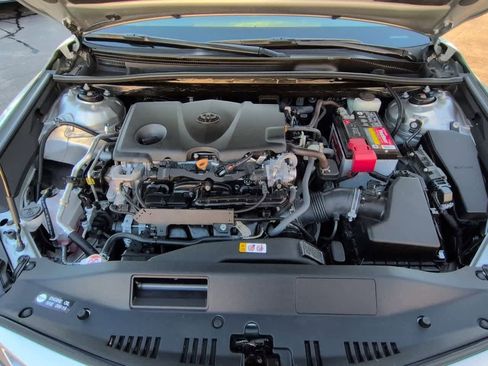 Used 2021 Toyota Camry SE image 13