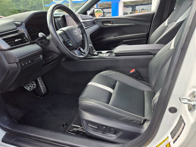 Used 2025 Toyota Camry SE FWD image 10