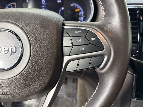 Used 2019 Jeep Grand Cherokee Overland AWD/4WD image 13