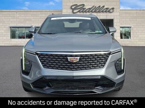 Used 2024 Cadillac XT4 Premium Luxury image 3