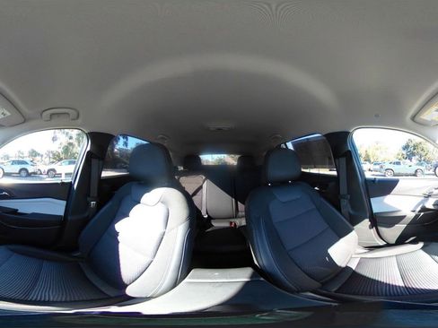 Used 2025 Chevrolet Trax LT image 57