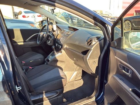 Used 2014 MAZDA MAZDA5 Sport image 25