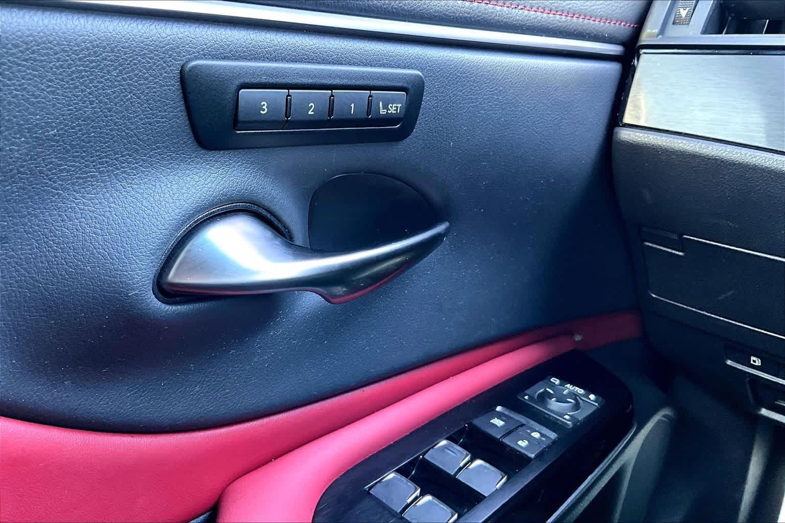 Used 2024 Lexus ES 350 F Sport w/ Accessory Package (Z2) FWD image 32