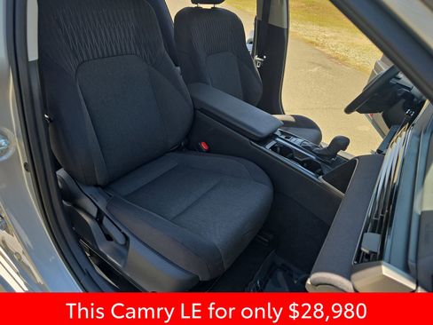 Used 2025 Toyota Camry LE w/ Convenience Package image 16