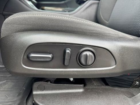 Used 2021 GMC Acadia SLE w/ Driver Convenience Package image 23