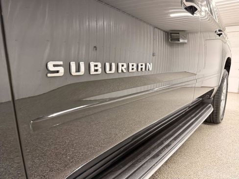 Used 2017 Chevrolet Suburban Premier image 11