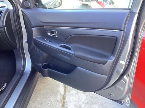 Used 2025 Mitsubishi Outlander Sport AWD image 13