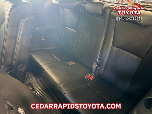Used 2023 Toyota Highlander Limited image 10