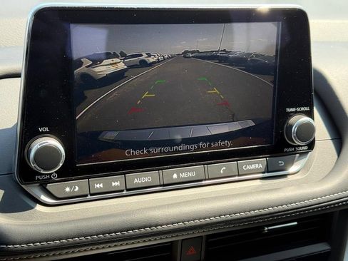 Used 2026 Nissan Rogue SV FWD image 11