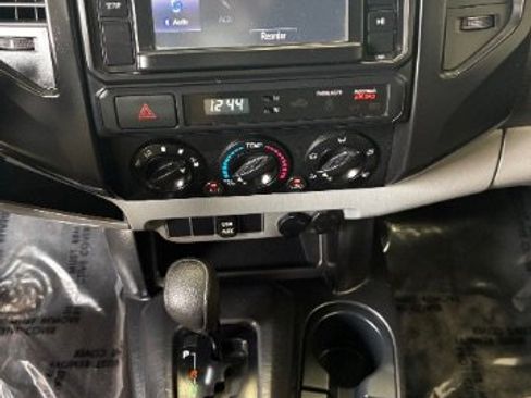 Used 2014 Toyota Tacoma 2WD Regular Cab image 18