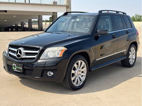 Used 2010 Mercedes-Benz GLK 350 4MATIC image 3