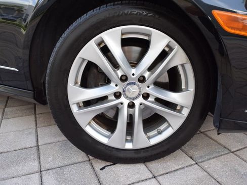 Used 2011 Mercedes-Benz E 350 4MATIC Sedan image 89