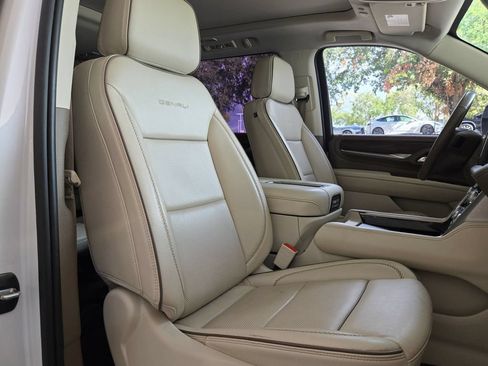 Used 2023 GMC Yukon XL Denali AWD/4WD image 33