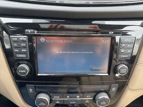 Used 2017 Nissan Rogue SL w/ SL Premium Package image 23