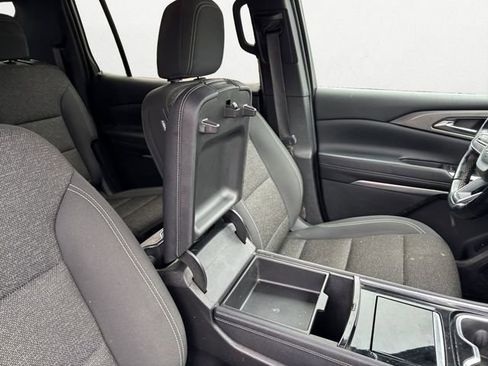 Used 2024 Chevrolet Traverse LS image 16