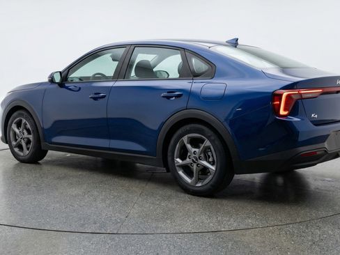 Used 2025 Kia K4 LXS image 6