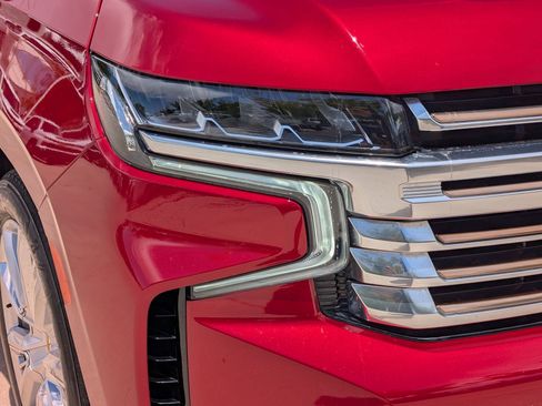Used 2024 Chevrolet Tahoe High Country AWD/4WD image 10
