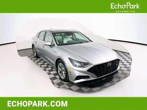 Used 2021 Hyundai Sonata SEL w/ Preferred Accessory Package FWD image 1