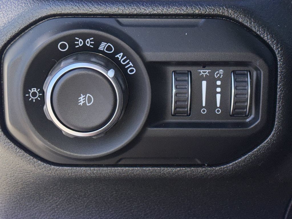 Used 2020 Jeep Wrangler Unlimited Sport S AWD/4WD image 13