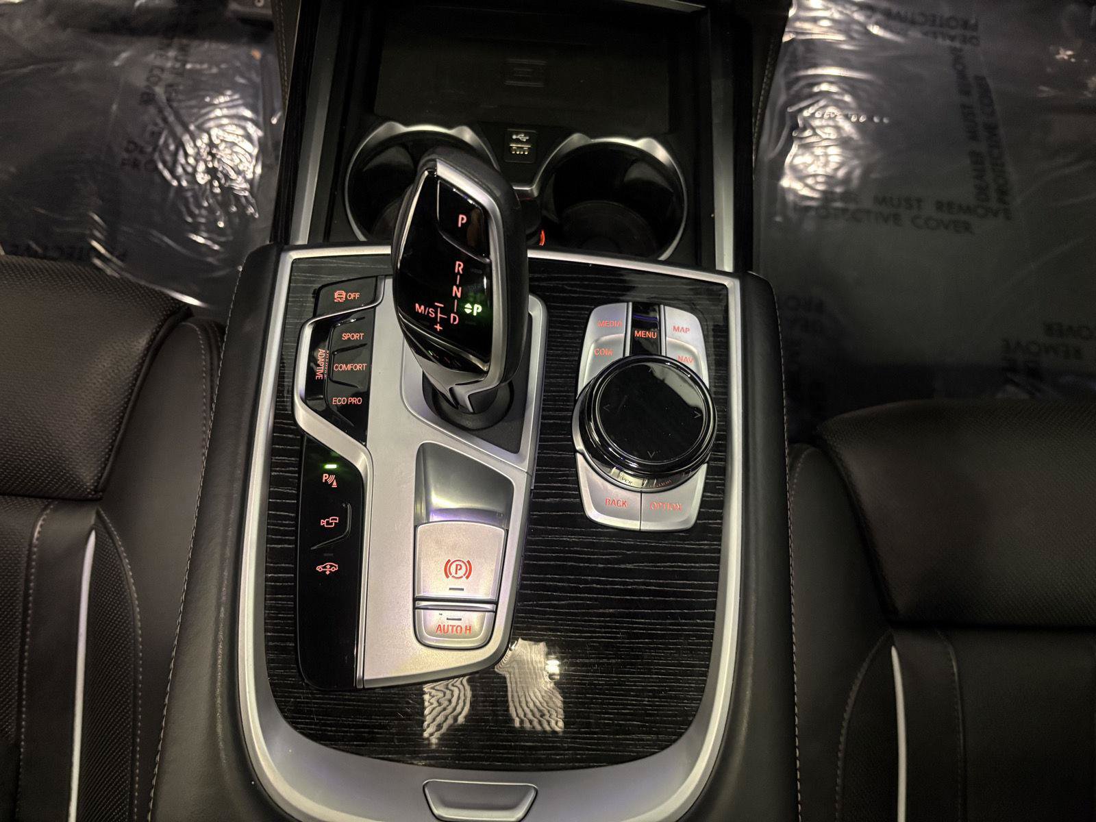 Used 2022 BMW 750i xDrive w/ Executive Package AWD/4WD image 33