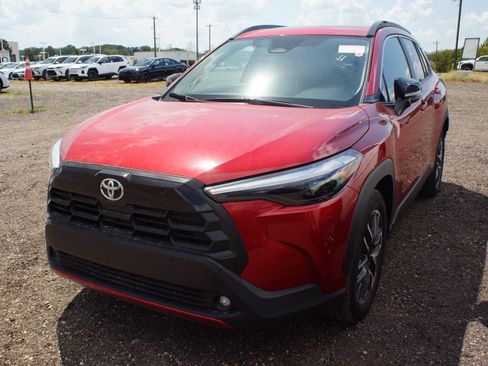 Used 2026 Toyota Corolla Cross XLE AWD/4WD image 1